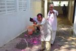 Gulzar celebrates Holi with his family on 13th March 2017